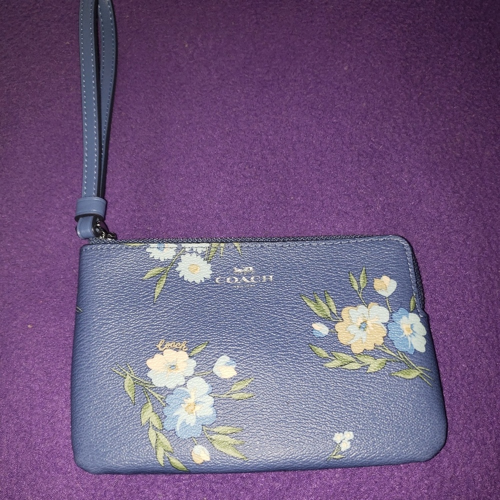 Coach WRISTLET. #Divorce sale